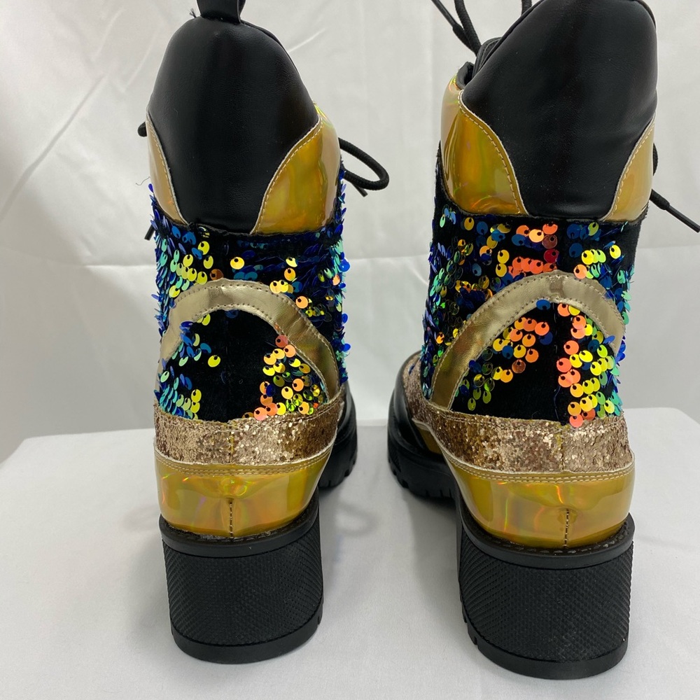 Boots - Picture 4 of 4